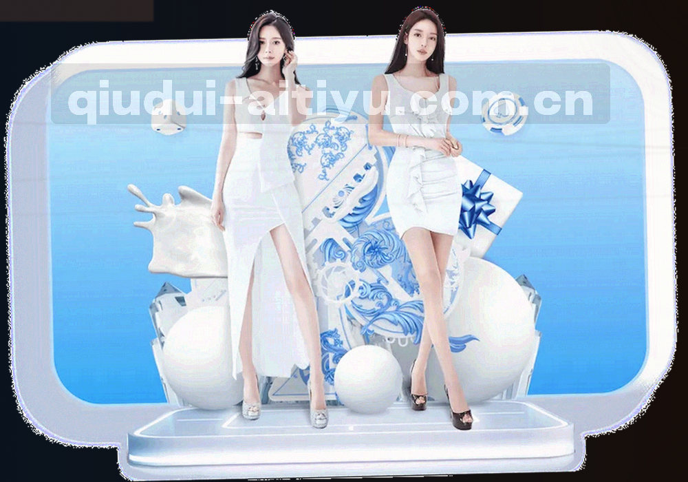 桌面上摊开的信封、笔记本与钢笔，冷绿色调的静物画面